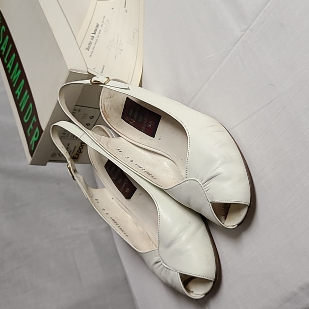 1980s Vintage Salamander White Leather Peep Toe Sling Back 2" Heel *READ!*